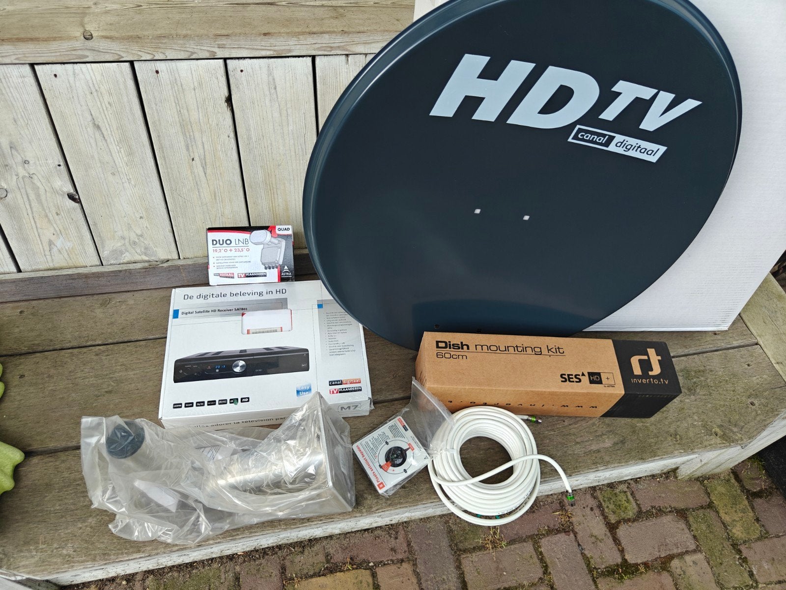 Complete schotelantenne set met ontvanger en accessoires, Ophalen, Nieuw