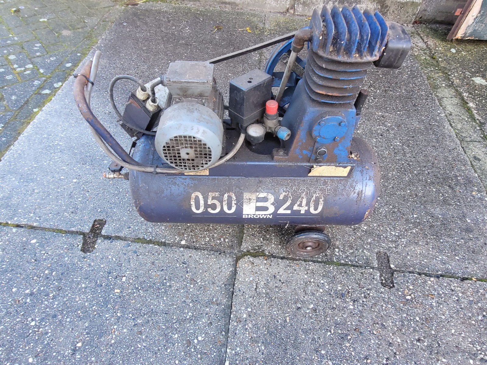 Brown compressor 380 volt, 25 tot 100 liter, Ophalen, 6 tot 10 bar