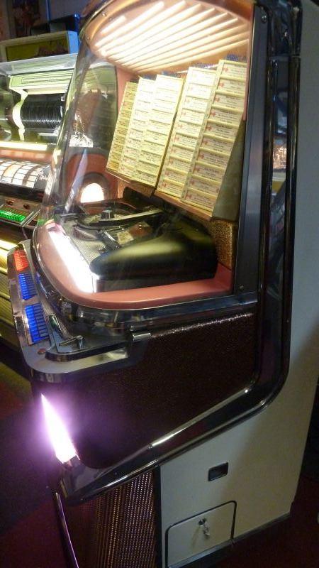 AMI model H 200 E, Verzamelen, Automaten | Jukeboxen, Ophalen, Zo goed als nieuw, 1950 tot 1960, Ami