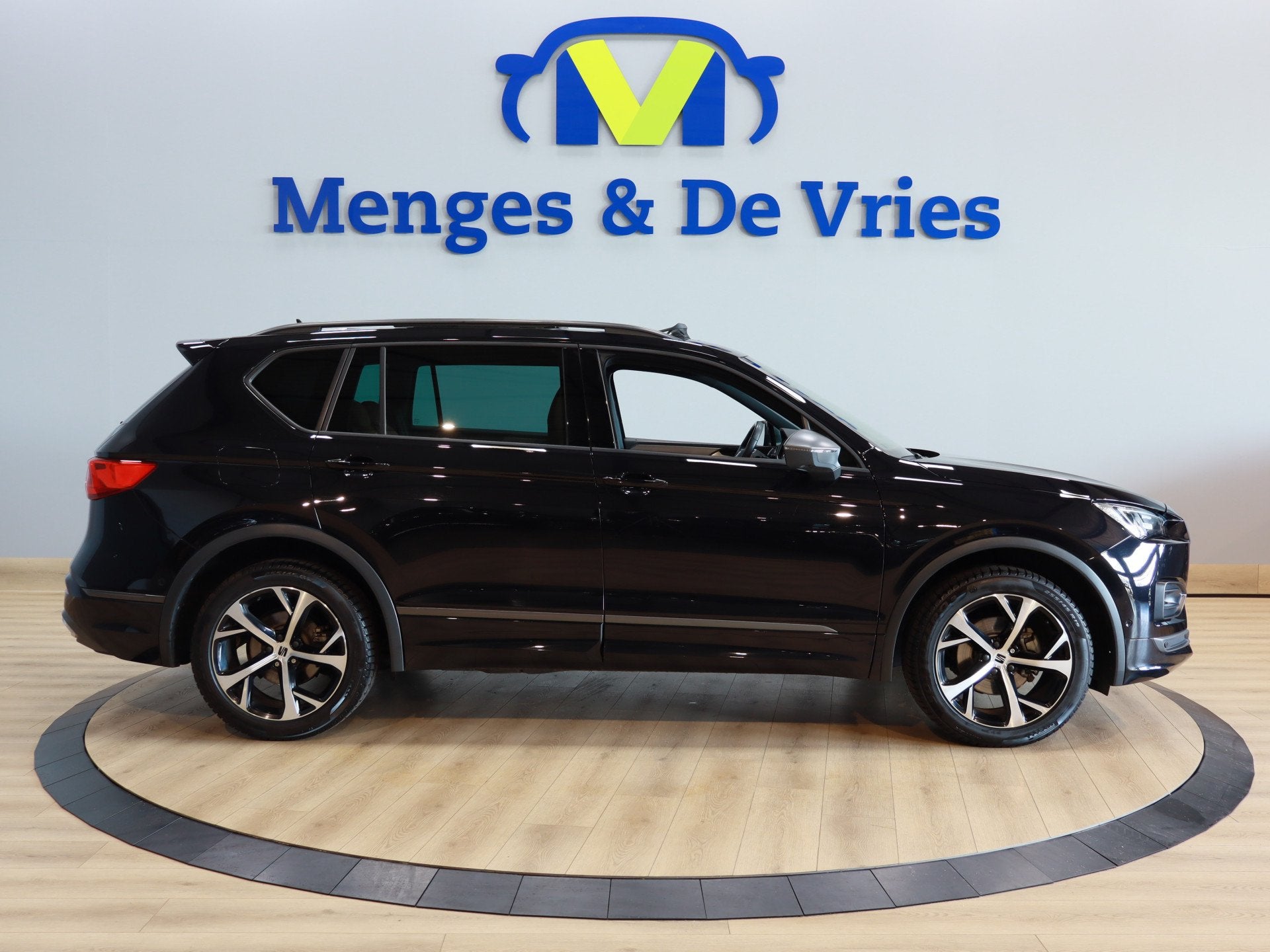 SEAT Tarraco 1.5 TSI FR Business Intense Airco ECC | Panoram, Auto's, Seat, 12 maanden, Euro 6, 4 cilinders, Zwart
