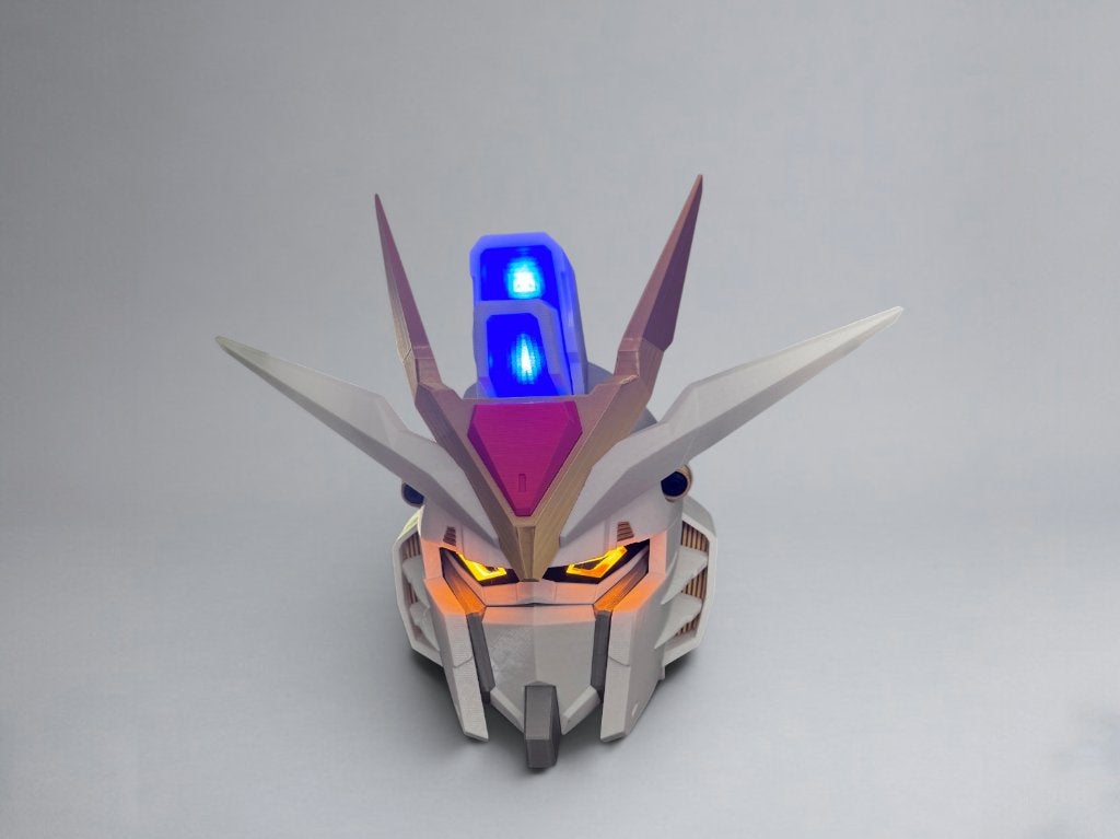Gundam Freedom – Cosplay Helm (met LED & Wings)