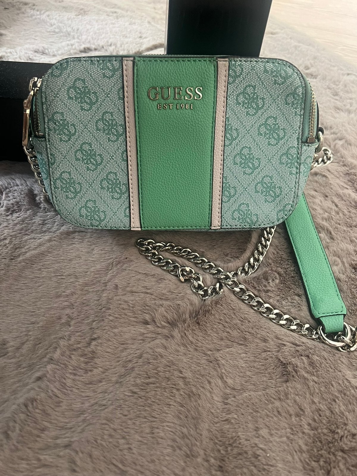 Super leuk guess tasje, Ophalen of Verzenden, Zo goed als nieuw, Groen