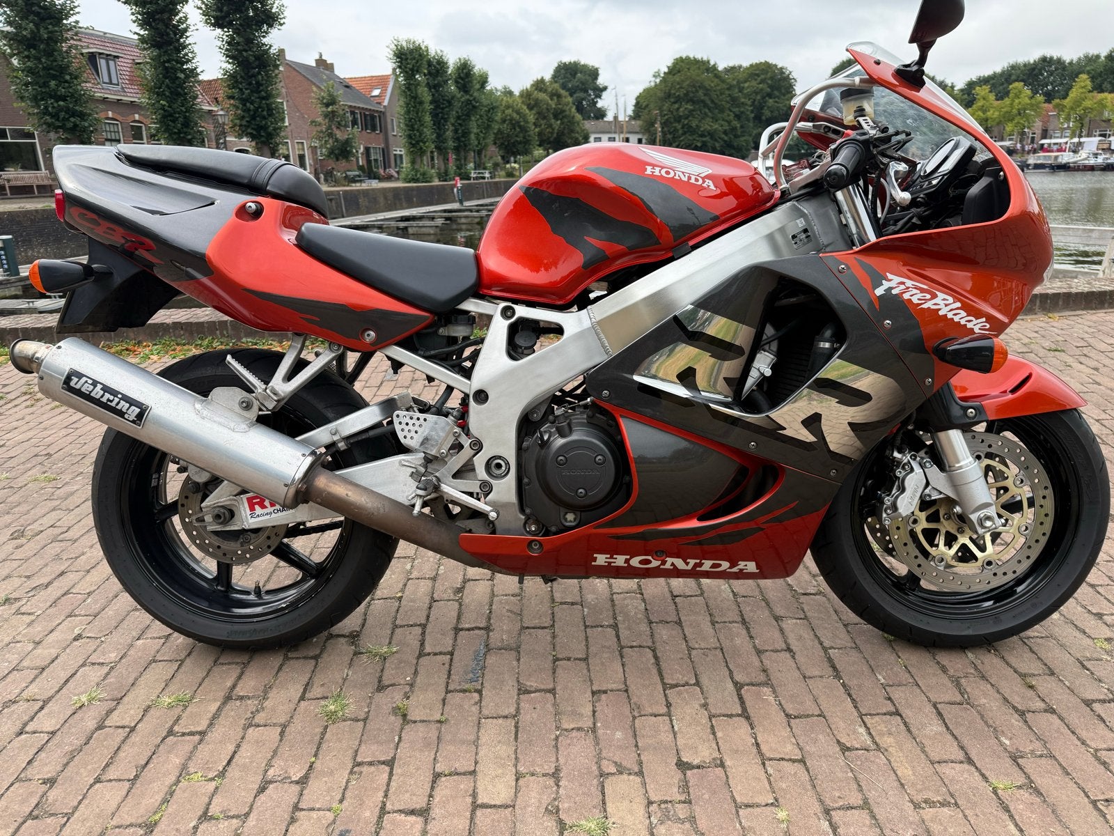 Honda CBR 900RR SC33  bj 1998 zeer nette staat !, Occasion, 4 cilinders, Motorrijbewijs A, Super Sport