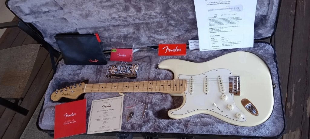 Fender American Pro Stratocaster Linkshandig Wit, Muziek en Instrumenten, Snaarinstrumenten | Gitaren | Elektrisch, Ophalen, Zo goed als nieuw