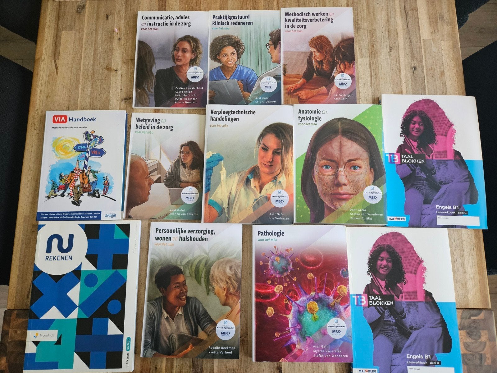 MBO 4 Verpleegkunde boeken ,Engels, rekenen, Ophalen of Verzenden, Zo goed als nieuw, Overige niveaus