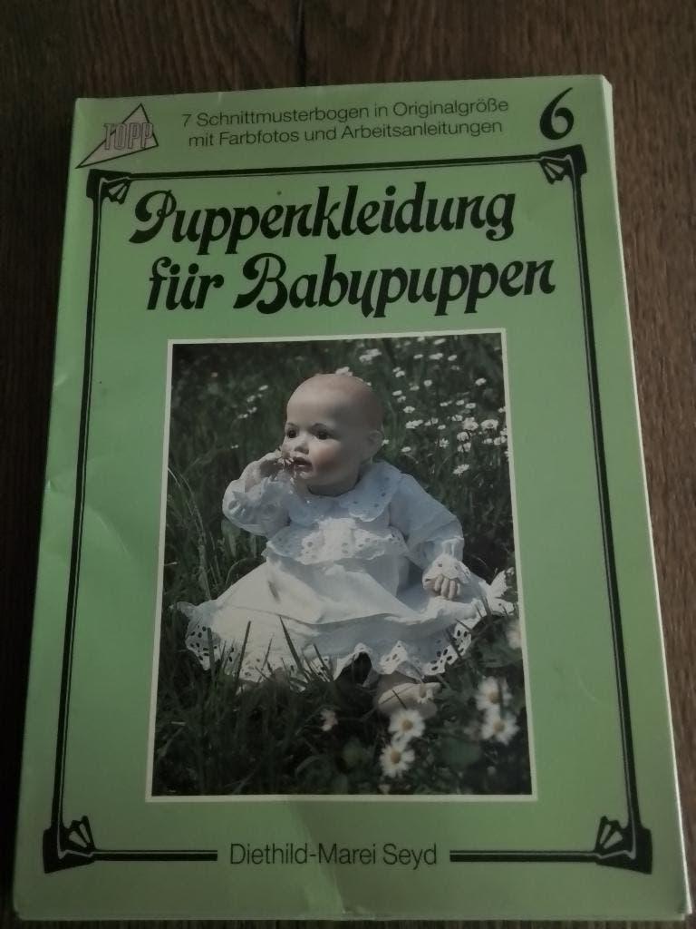 Leuke poppenkleertjes patroontjes om te naaien, Ophalen of Verzenden, Zo goed als nieuw, Babypop