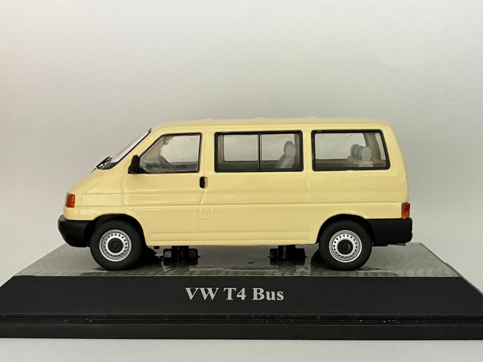 Volkswagen Transporter T4 (Type 7D) 1998 - Premium ClassiXXs, Hobby en Vrije tijd, Modelauto's | 1:43, Ophalen of Verzenden, Zo goed als nieuw