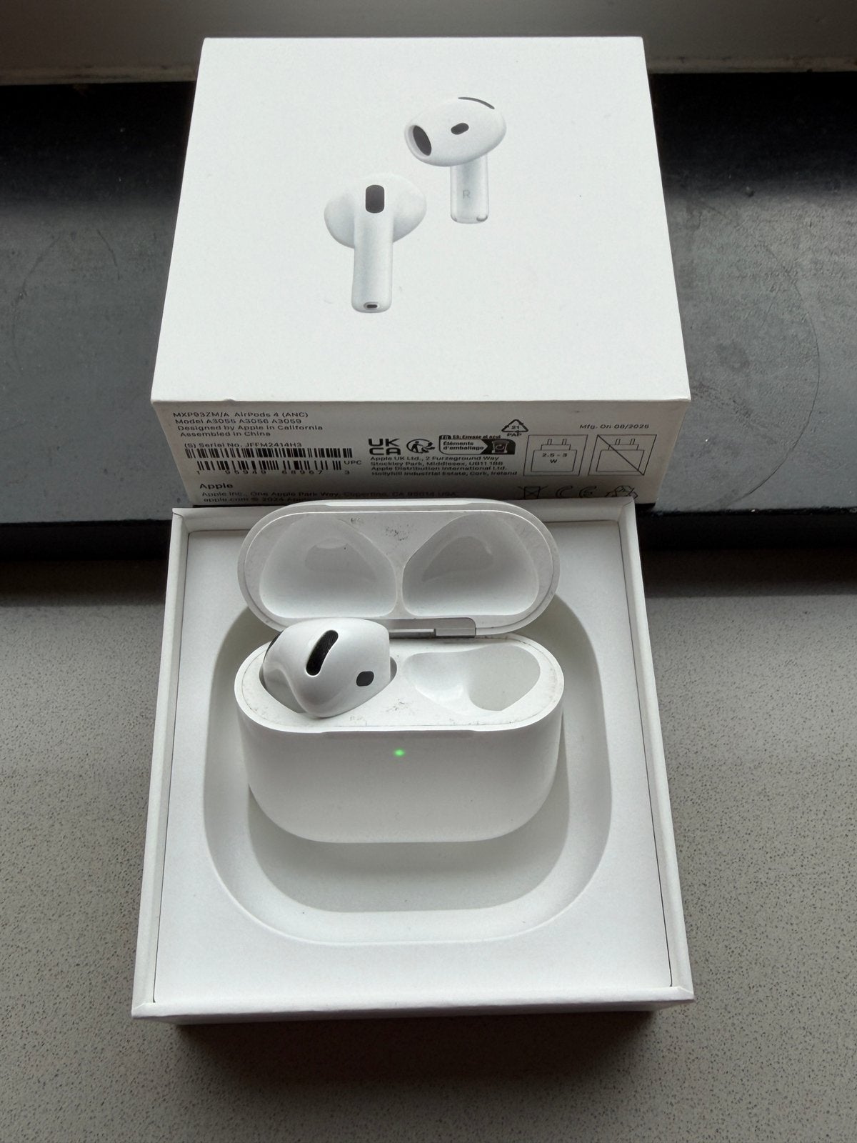 Apple airpod 4 anc linker oortje met case, Ophalen of Verzenden, Zo goed als nieuw
