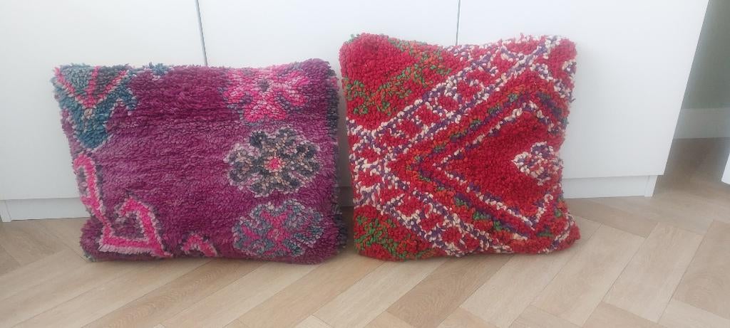 Berber kussen 2x rood en paars zgan!, Ophalen of Verzenden, Zo goed als nieuw, Overige kleuren, Overige vormen