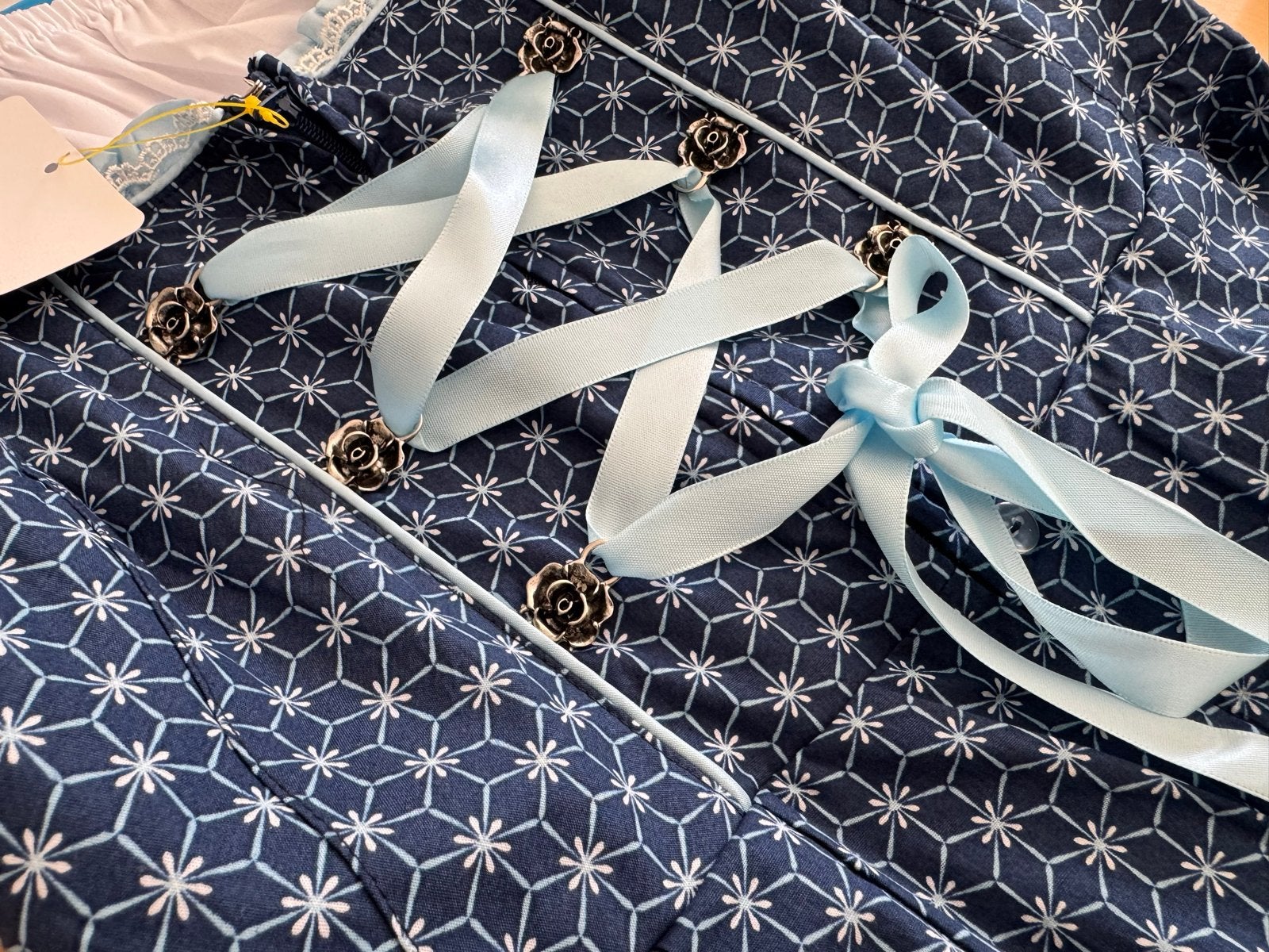 Nieuw: Dirndl Kostuum Maat M - Blauw met Schort en Top, Ophalen, Nieuw, Maat 38/40 (M), Kleding