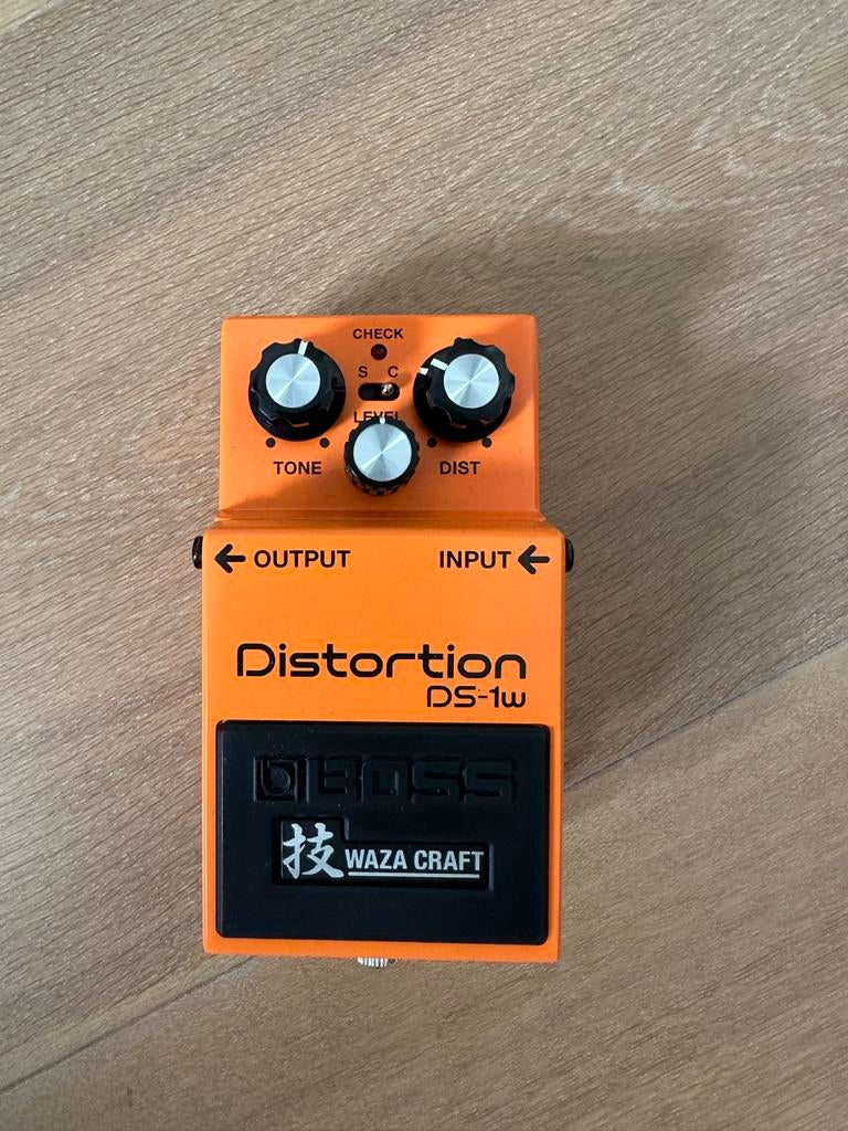 BOSS DS-1W Waza Craft Distortion Pedaal, Ophalen of Verzenden, Zo goed als nieuw, Distortion, Overdrive of Fuzz