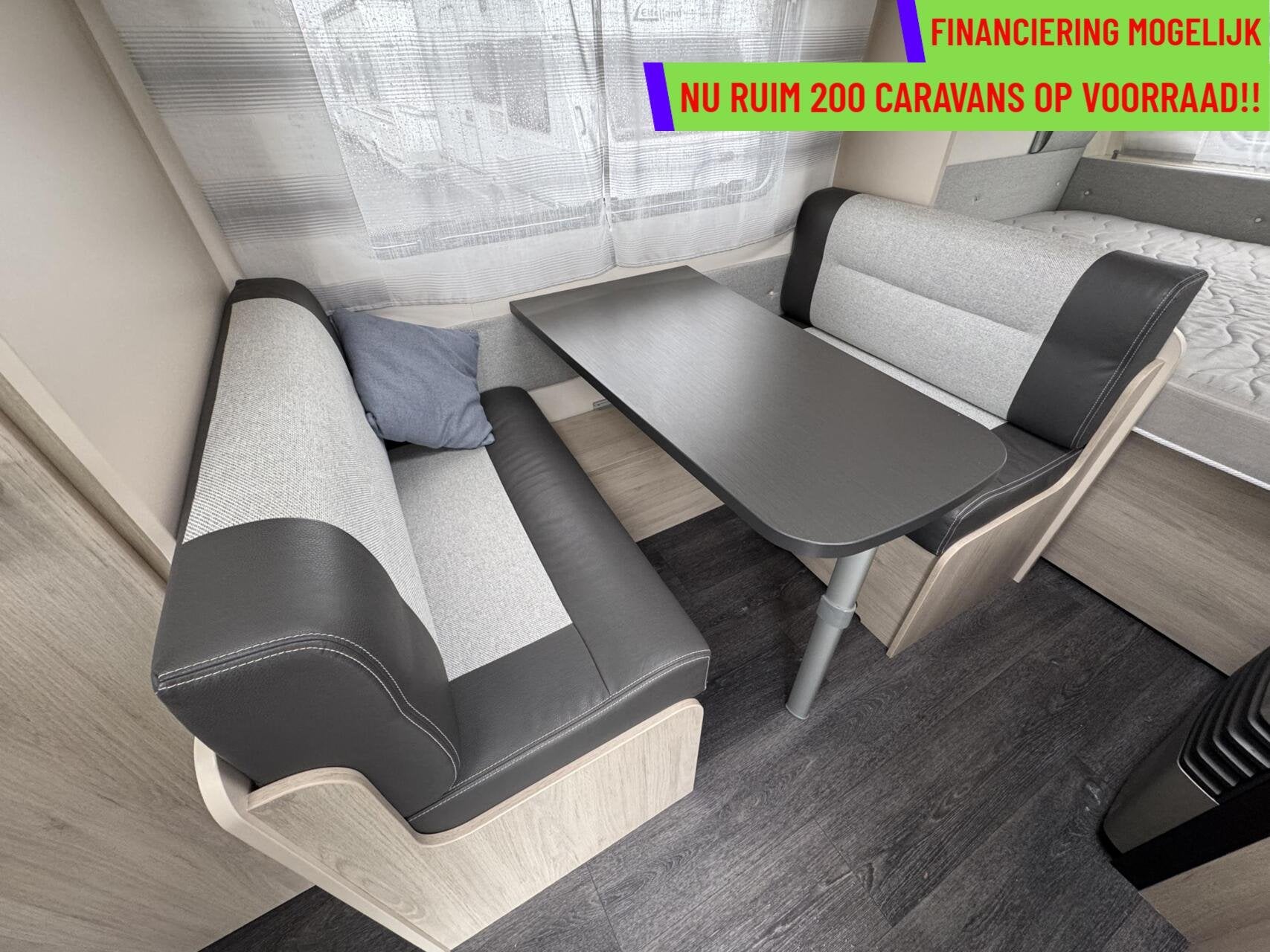 Foto 5 van CARAVELAIR ANTARES STYLE 400, DWARSBED, TREINZIT, VOORTENT,