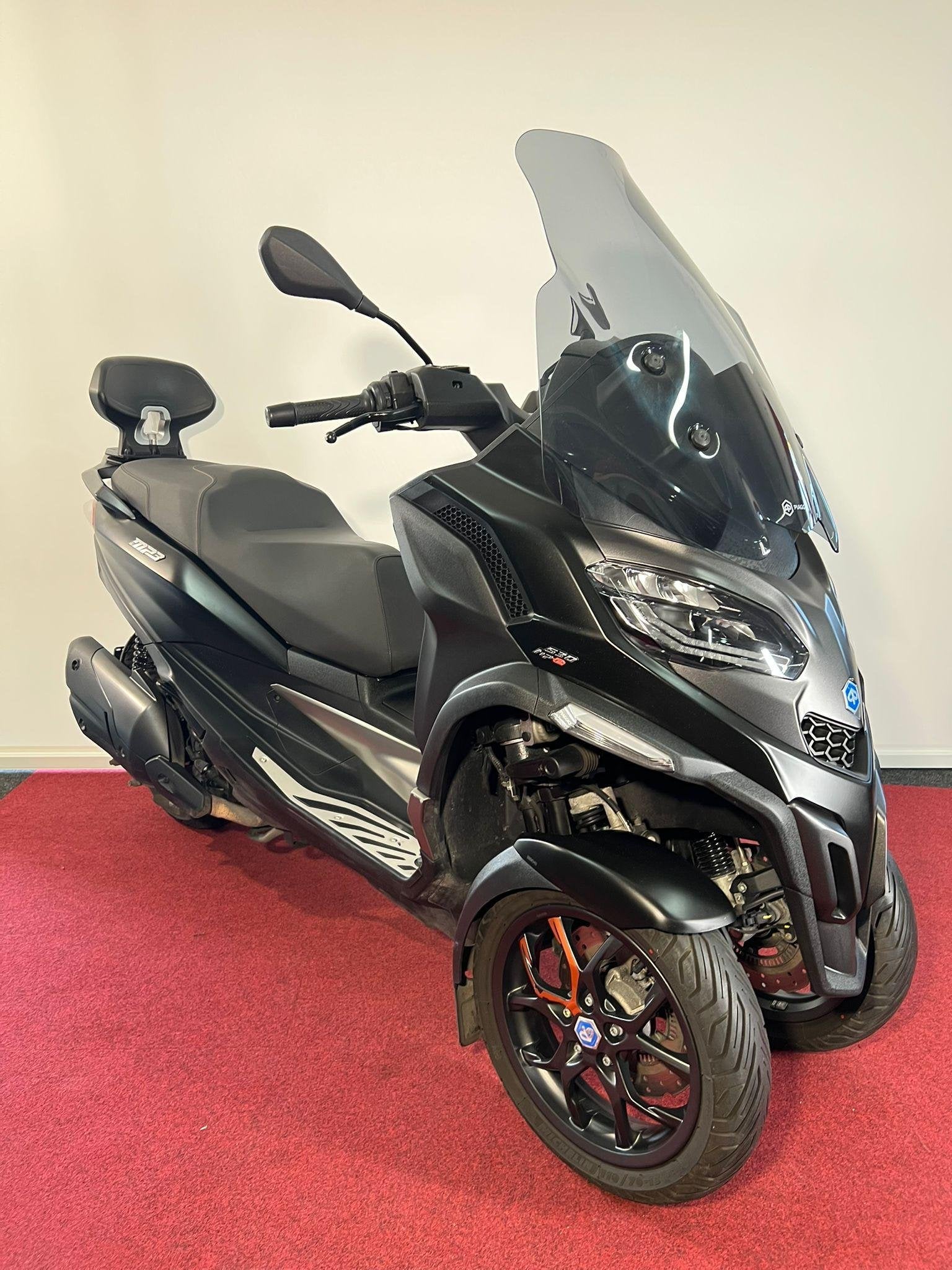 Piaggio MP3 500 HPE Exclusive, Traction Control, Bedrijf, Piaggio Vespa B.V., Minervum 7272
4817 ZM  Breda, NL