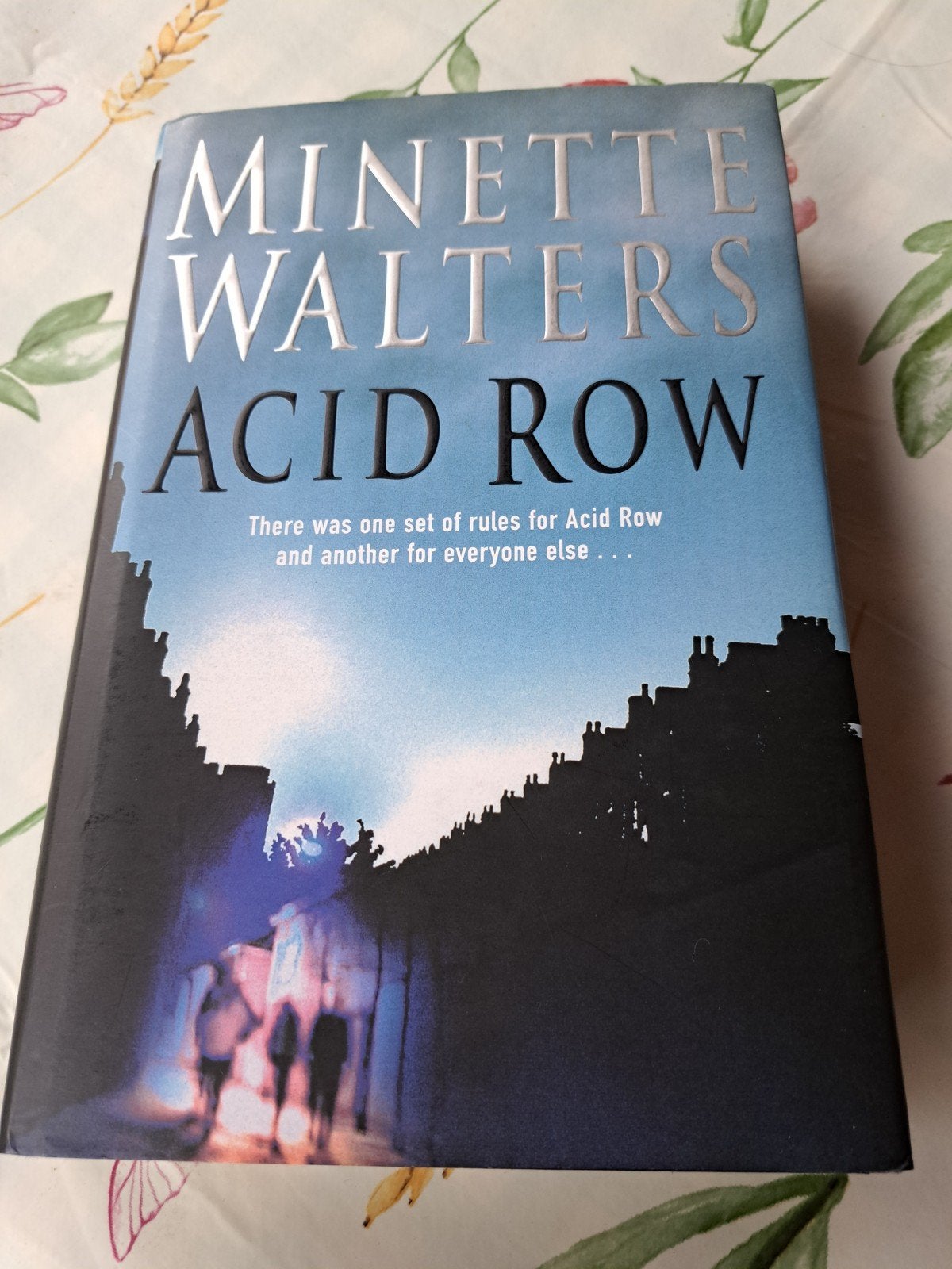 Z: Minette Walters - Acid Row (Engels), Boeken, Thrillers, Zo goed als nieuw, Europa overig, Ophalen of Verzenden