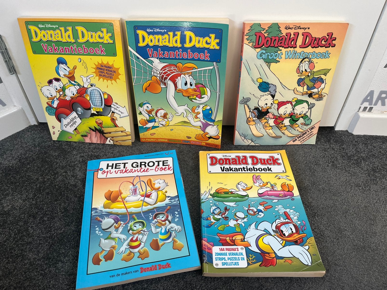 5 st. Donald Duck vakantieboeken, Meerdere stripboeken, Ophalen of Verzenden, Gelezen