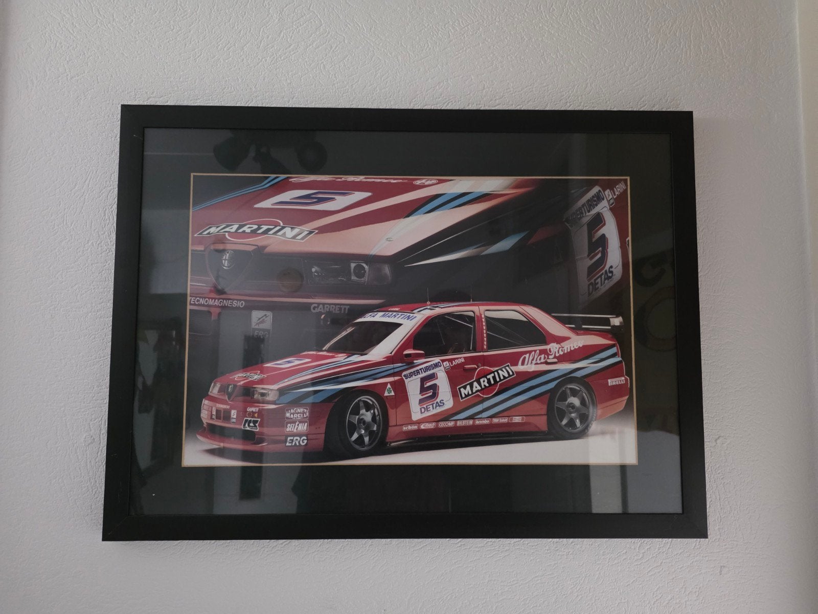 Ingelijste Alfa Romeo 155 V6 TI Martini raceauto print, Hobby en Vrije tijd, Ophalen, Groter dan 1:32, Auto, Overige merken