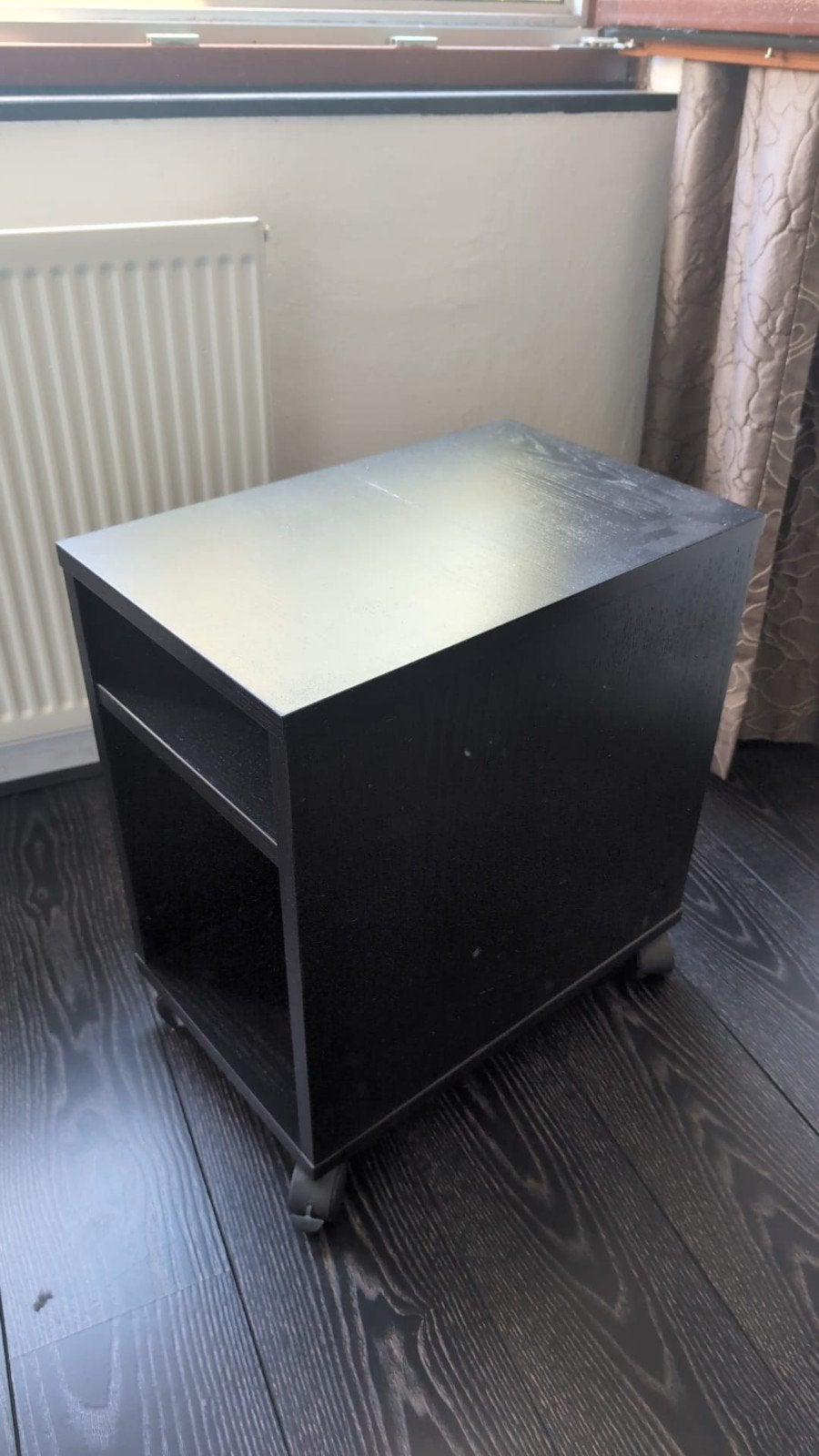 Zwart nachtkastje op wielen (Ikea?), Ophalen, Gebruikt, Minder dan 45 cm, Minder dan 55 cm