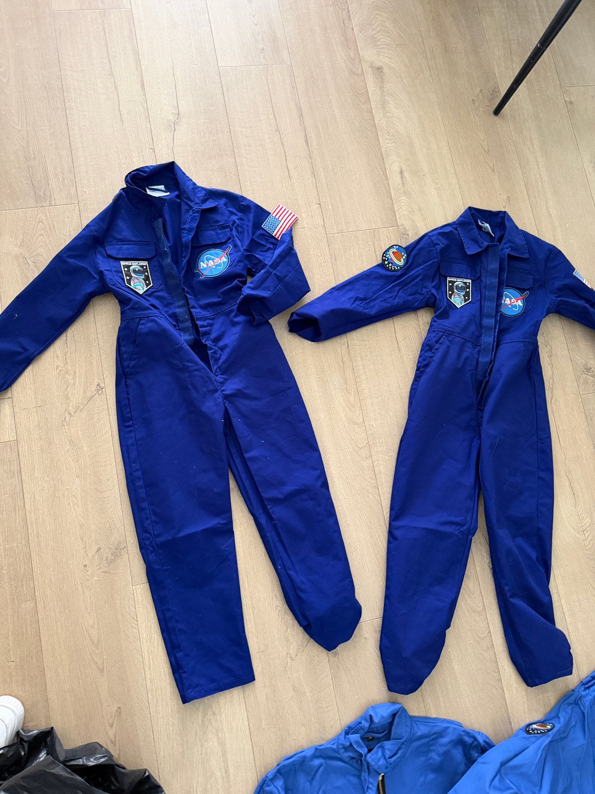 4 astronautenpakken (2 volwassenen en 2 kids), Ophalen of Verzenden, Zo goed als nieuw