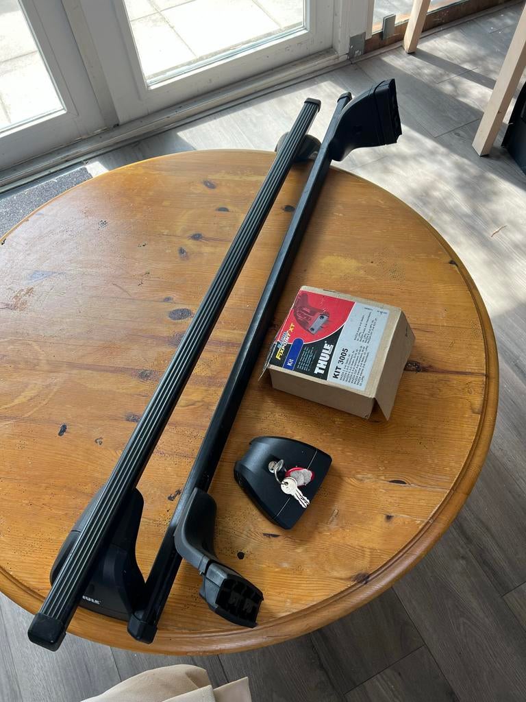 Thule dakdragerset met adapter voor Mazda, Auto diversen, Dakdragers, Ophalen of Verzenden, Zo goed als nieuw