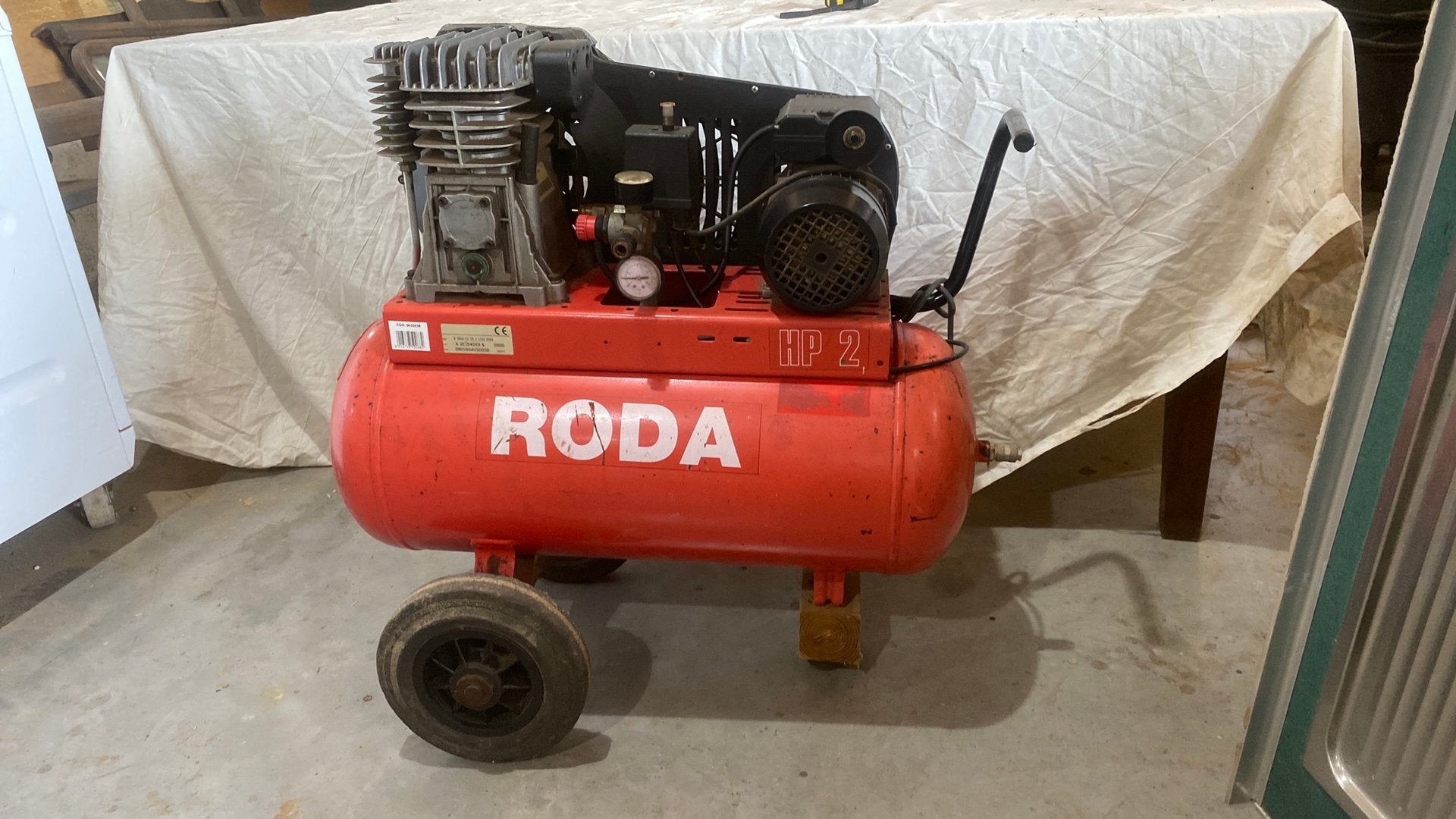 Roda compressor, Doe-het-zelf en Verbouw, Ophalen, Zo goed als nieuw