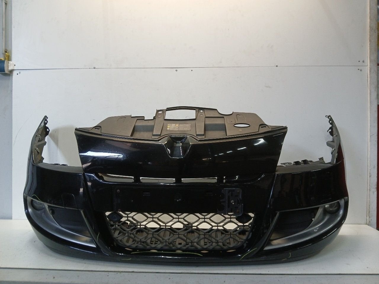 Bumper voor Renault Mégane, Onderdelen@venauto.nl, Van der Ven Autorecycling B.V., Gebruikt, Ettenseweg 76, 4706 PB Roosendaal, The Netherlands