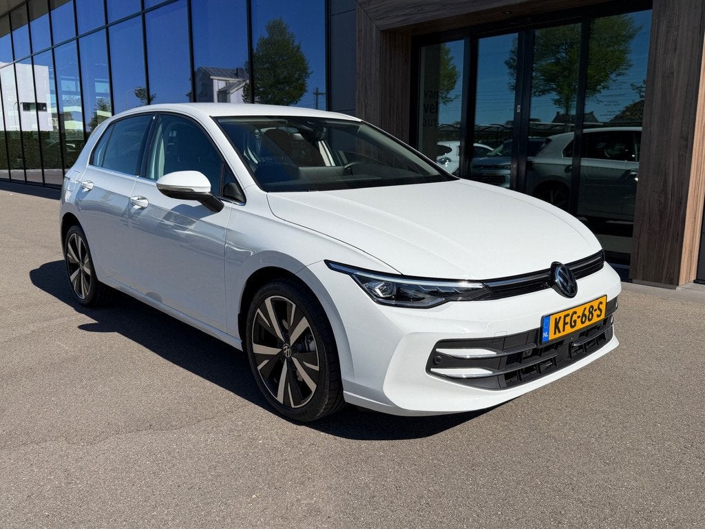 Volkswagen Golf 1.5 eHybrid 204pk Style | 360 Camera | Ergo, Auto's, Volkswagen, 12 maanden, Zwart, 4 cilinders, Alcantara