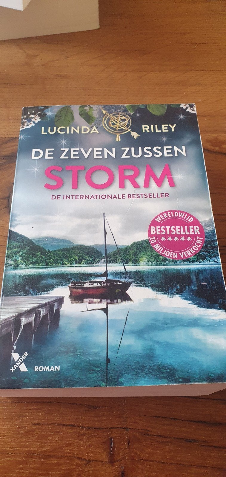 De Zeven Zussen - Storm door Lucinda Riley, Boeken, Ophalen of Verzenden, Zo goed als nieuw, Lucinda Riley