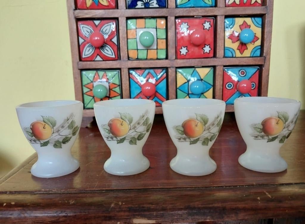 4 vintage eierdopjes van Acropal, Overige materialen, Overige typen, Ophalen of Verzenden, Zo goed als nieuw