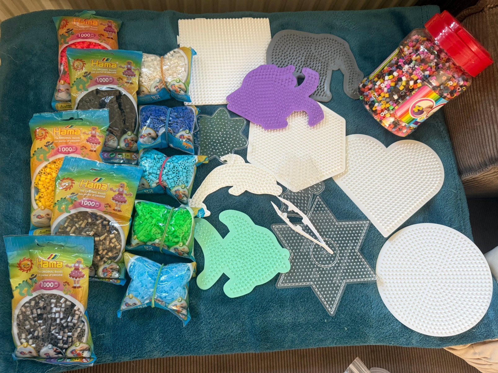 Grote Hama Strijkkralen Set – Veel kralen, pegboards, beads, Ophalen, Zo goed als nieuw