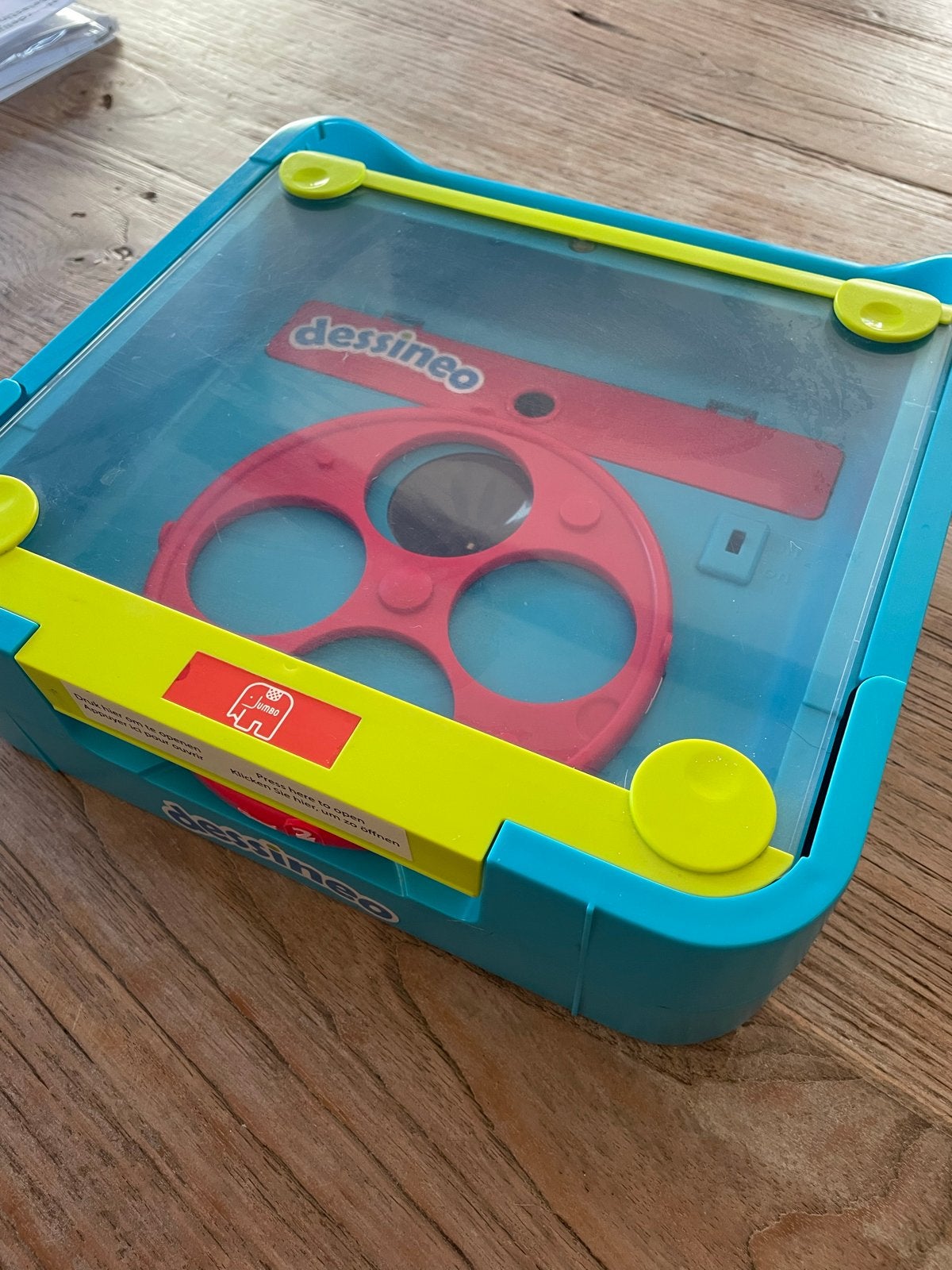 Dessineo Tekenprojector met Licht en Schijven, Ophalen of Verzenden, Gebruikt, Knutselen, Met licht