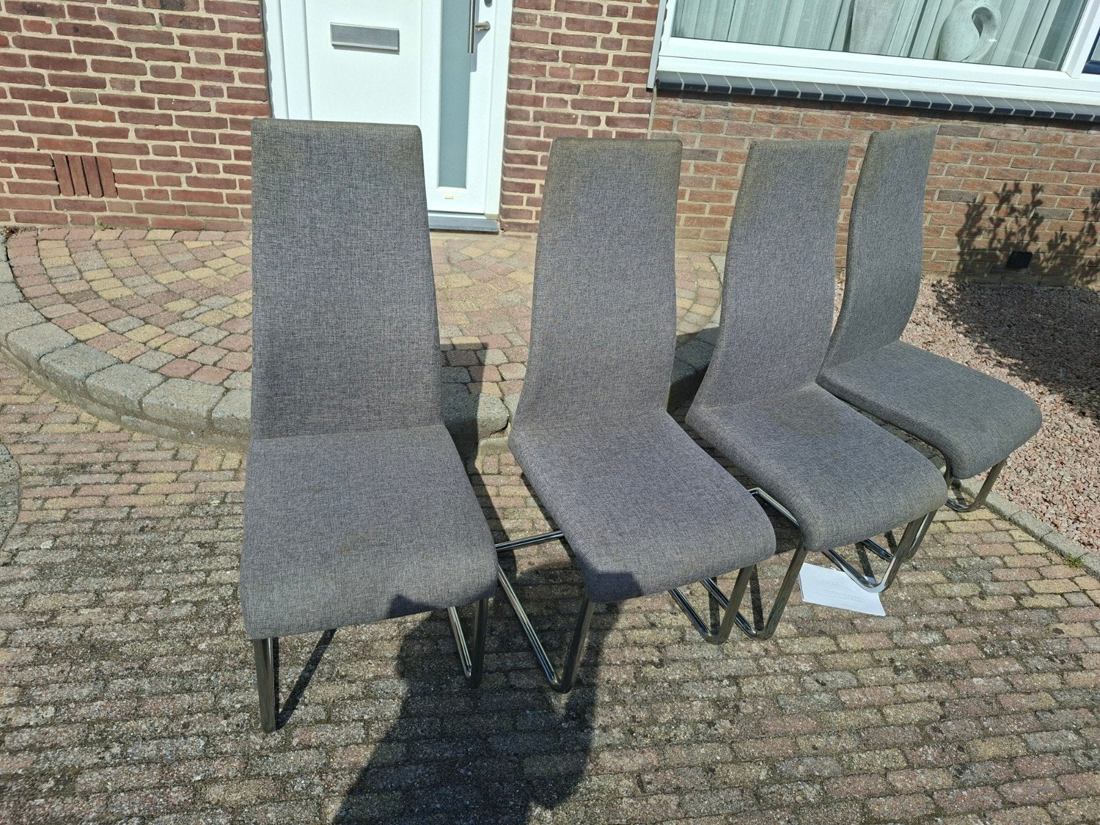 4 eetkamerstoelen - gratis af te halen, Huis en Inrichting, Stoelen, Gebruikt, Ophalen of Verzenden, Grijs, Stof