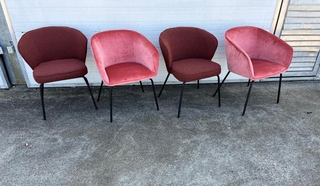 2 stuks horeca kuipstoelen, 2x rood boucle, Ophalen, Twee, Nieuw, Metaal