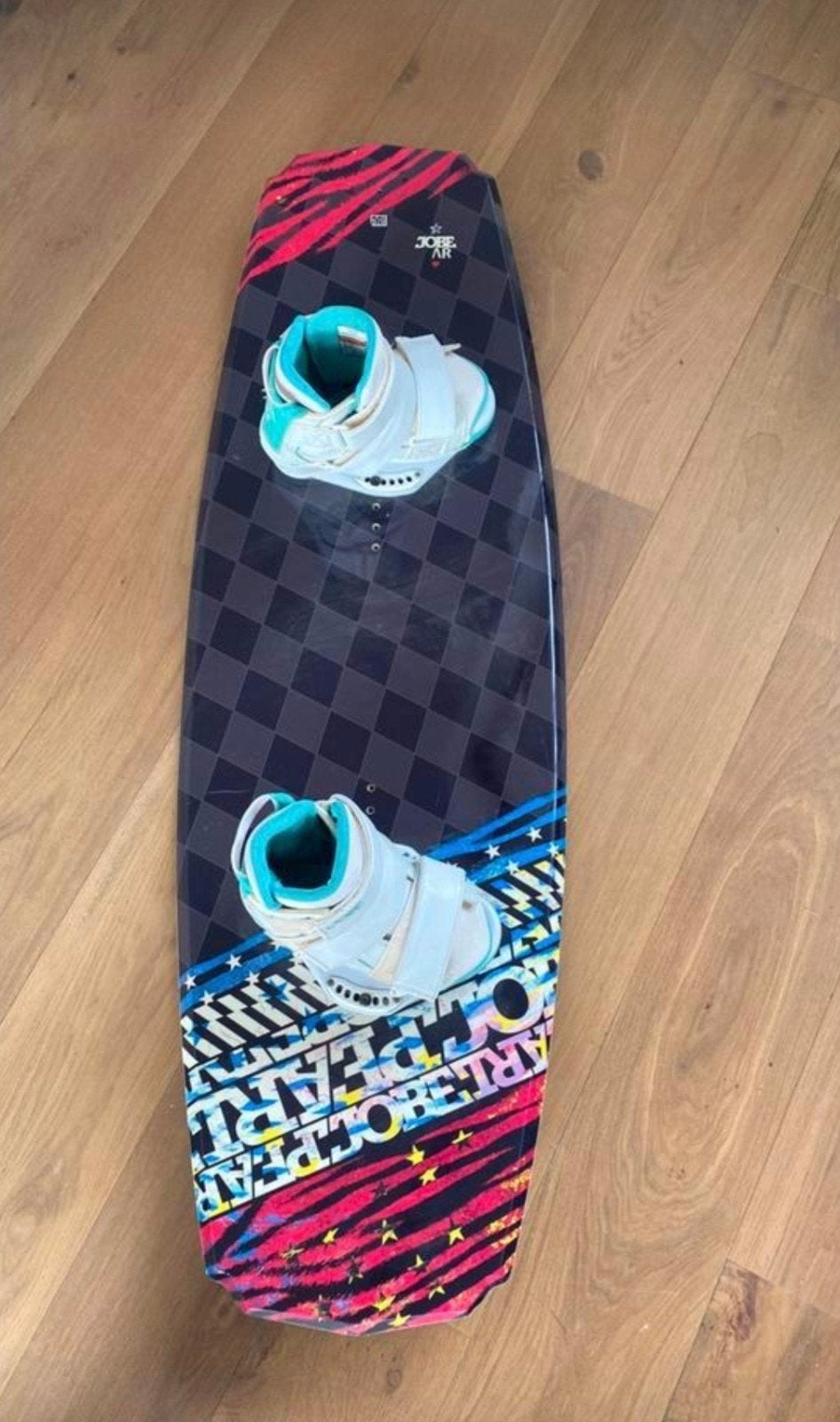 Jobe Wakeboard Pearl 135 met bindingen - Zo goed als nieuw, Ophalen of Verzenden, Zo goed als nieuw, Board en Schoenen