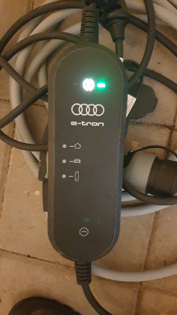 Stopcontact lader Audi, Ophalen of Verzenden, Laadkabel