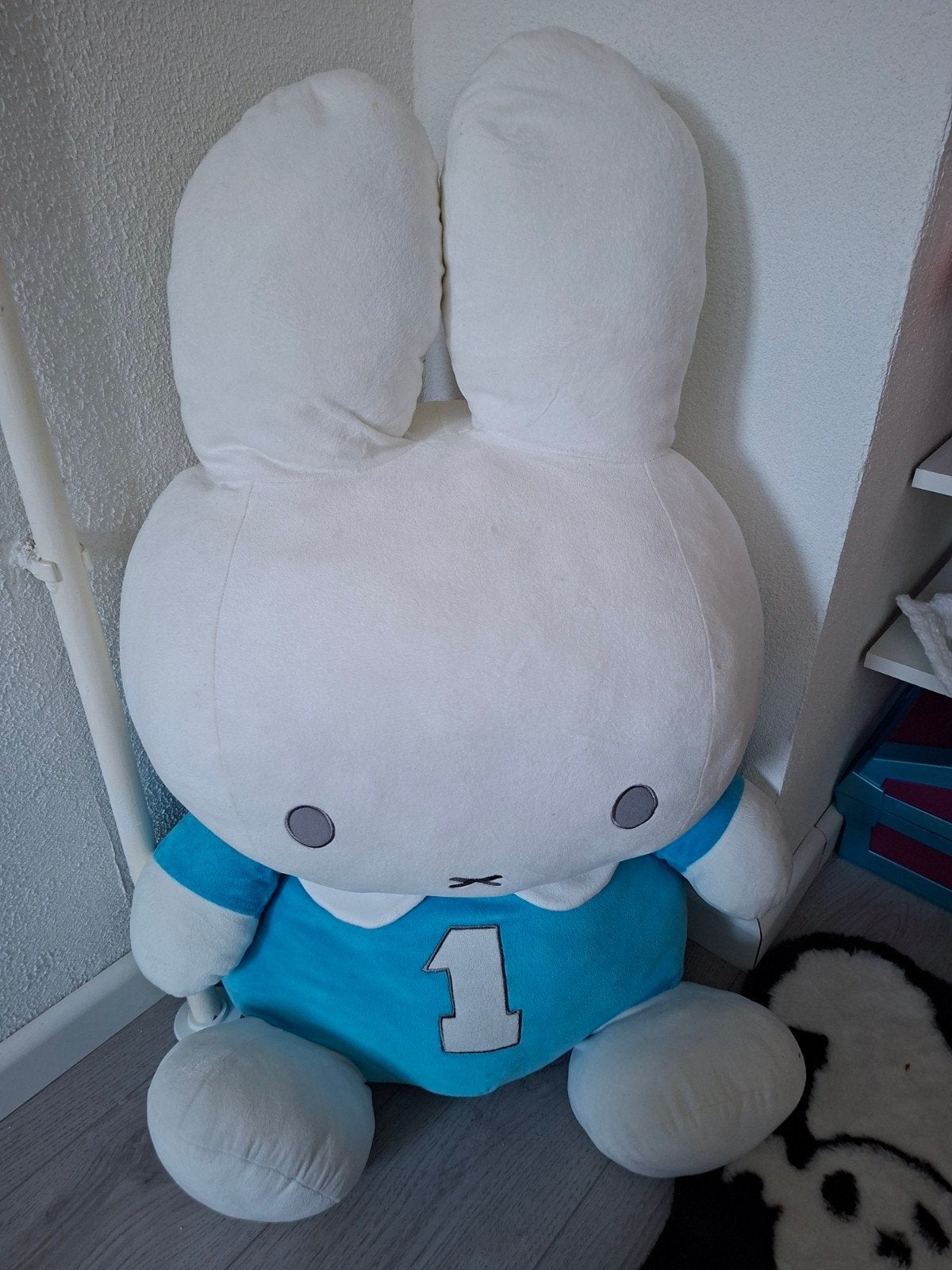 Grote Nijntje knuffel met blauw shirt - schoon, netjes, Konijn, Nijntje, Ophalen of Verzenden, Zo goed als nieuw