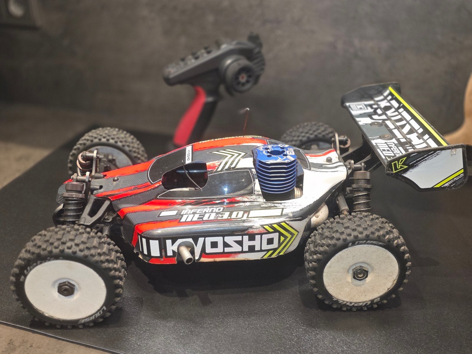 Kyosho Inferno NEO 3.0 Nitro RC Auto met Corally Powerbox, Gebruikt, Auto offroad, Ophalen of Verzenden, Nitro