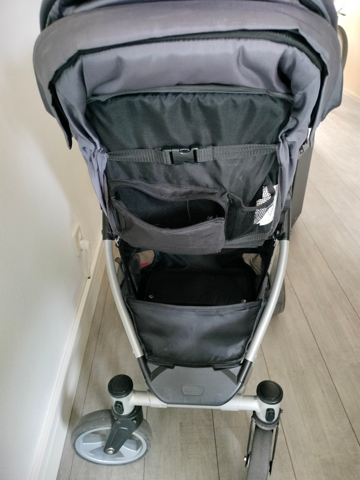 gratis Gebruikte kinderwagen - Grijs, Kinderen en Baby's, Kinderwagens en Combinaties, Ophalen, Gebruikt, Kinderwagen, Overige merken