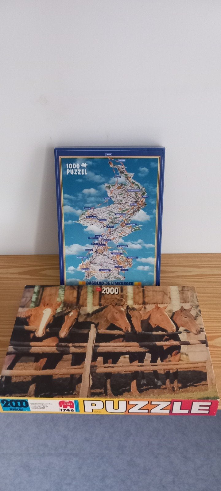 2 Legpuzzels: Limburg kaart (1000) en Paarden (2000), Ophalen of Verzenden, Meer dan 1500 stukjes, Gebruikt, Legpuzzel