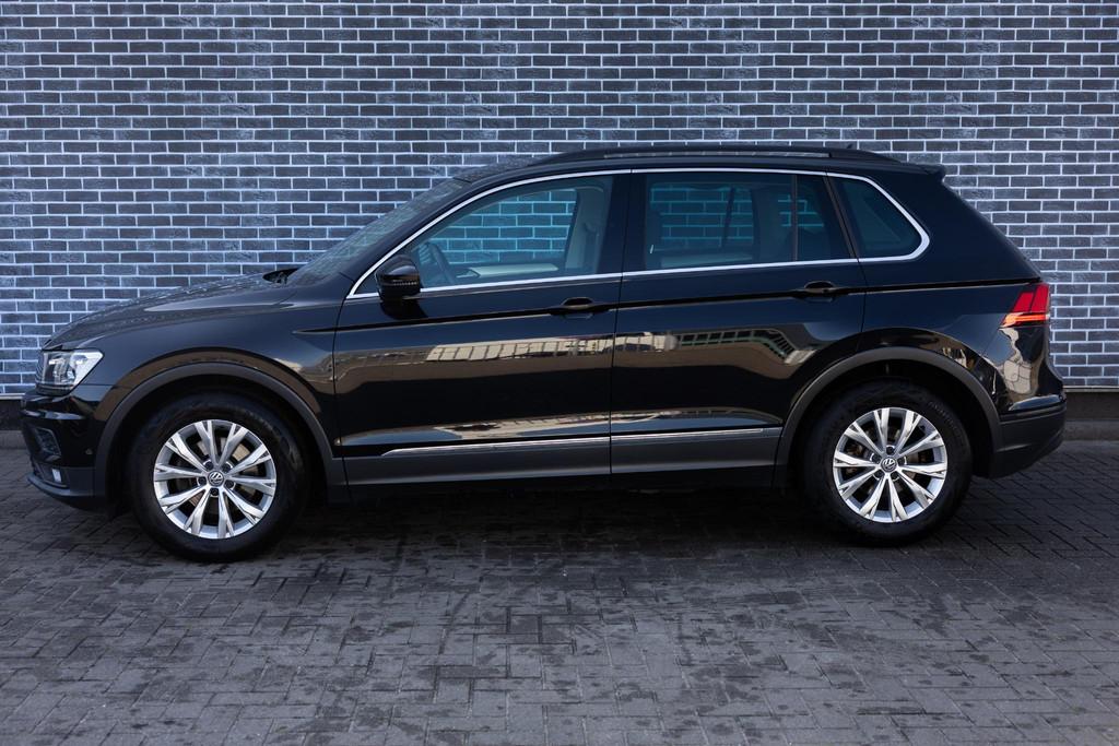 Volkswagen Tiguan 1.5 TSI DSG Comfortline Business | Navigat, Stof, 150 pk, Zwart, SUV of Terreinwagen