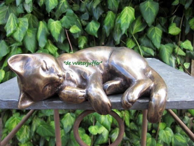 006* Bronzen slapende poes (Boven €75 geen verzendkosten), Ophalen of Verzenden, Nieuw, Overige materialen, Dierenbeeld