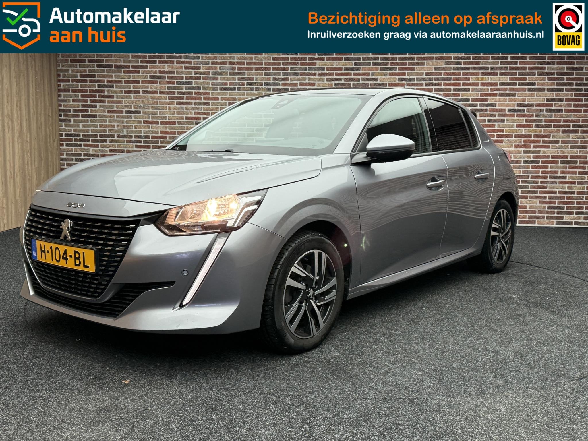 Peugeot 208 1.2 PureTech Allure Panorama Automaat Virtual Cr, Auto's, 101 pk, Gebruikt, Euro 6, Leder en Stof
