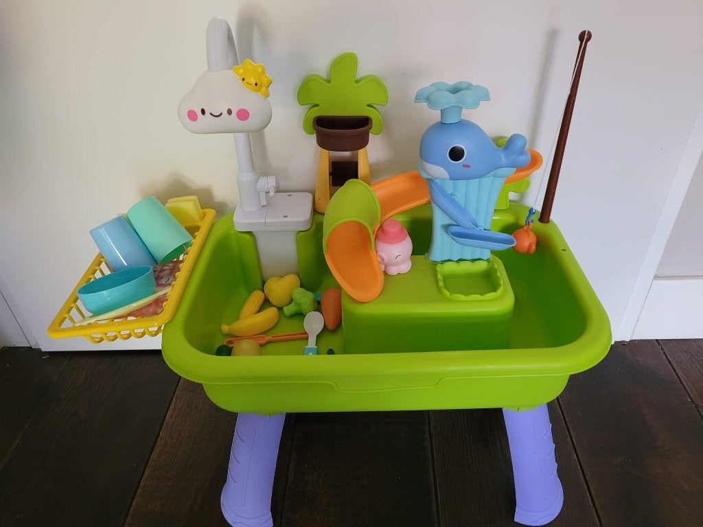 Leuke watertafel met accessoires - 43-delig speelplezier, Generiek Speelgoed, Info@generiekspeelgoed.nl, Speelgoedstraat 123, 1000 AB Speelstad