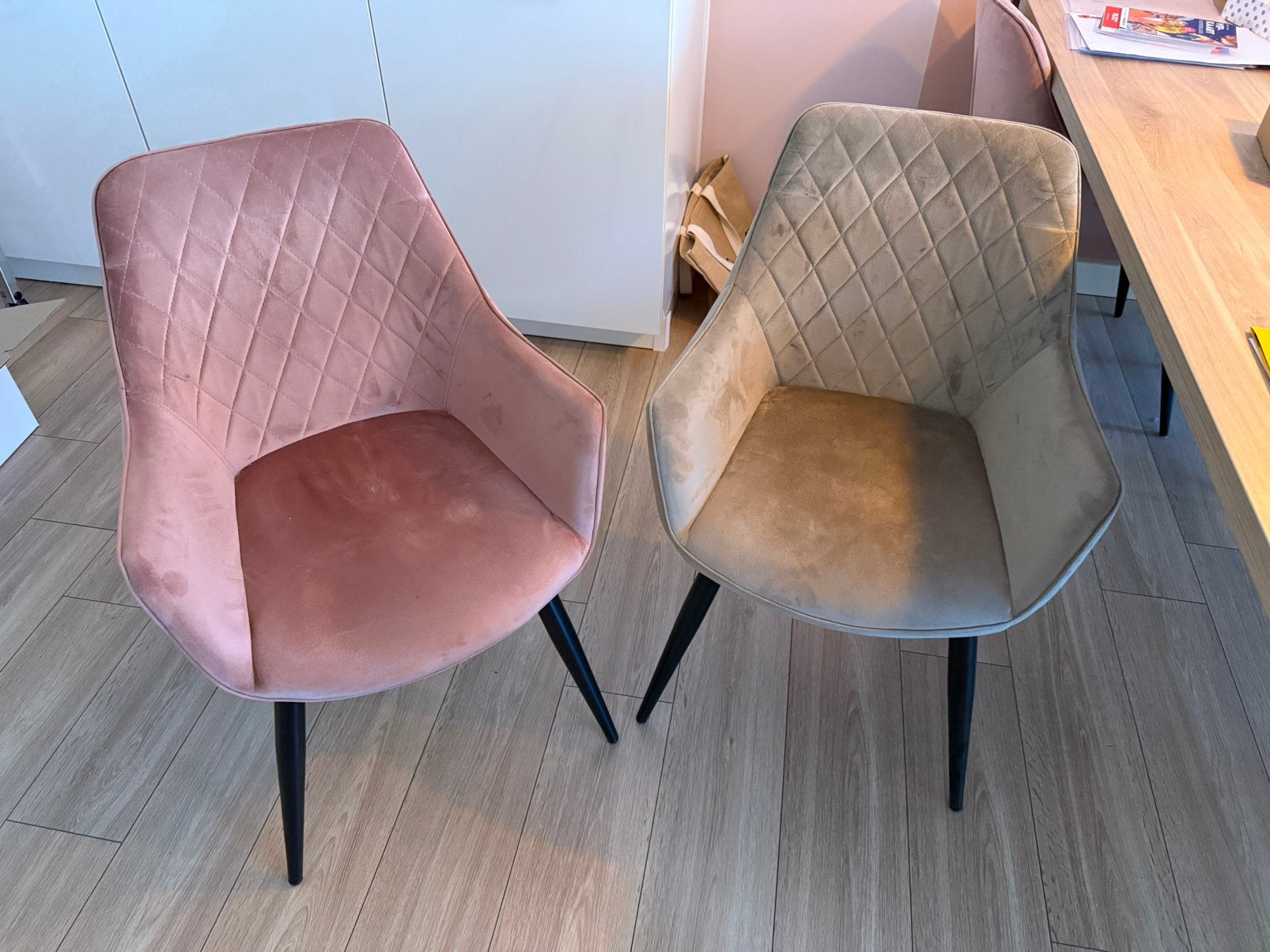 6 velours eettafel stoelen - nette staat, Huis en Inrichting, Stoelen, Ophalen, Overige kleuren, Zo goed als nieuw, Stof