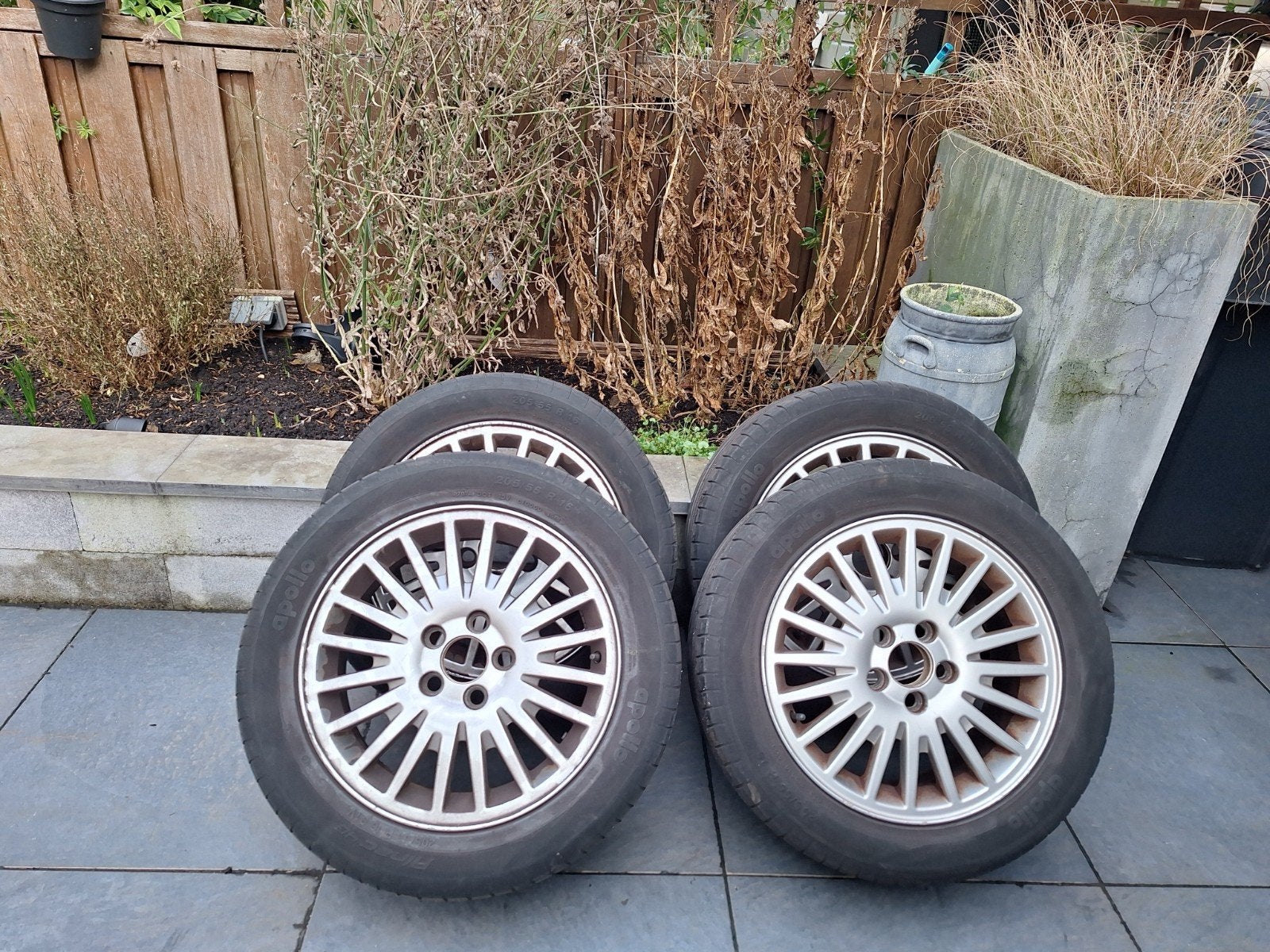 Lichtmetalen velgen met Apollo All Season banden 205/55 R16, Auto-onderdelen, Banden en Velgen, Ophalen, Gebruikt, 16 inch, Banden en Velgen