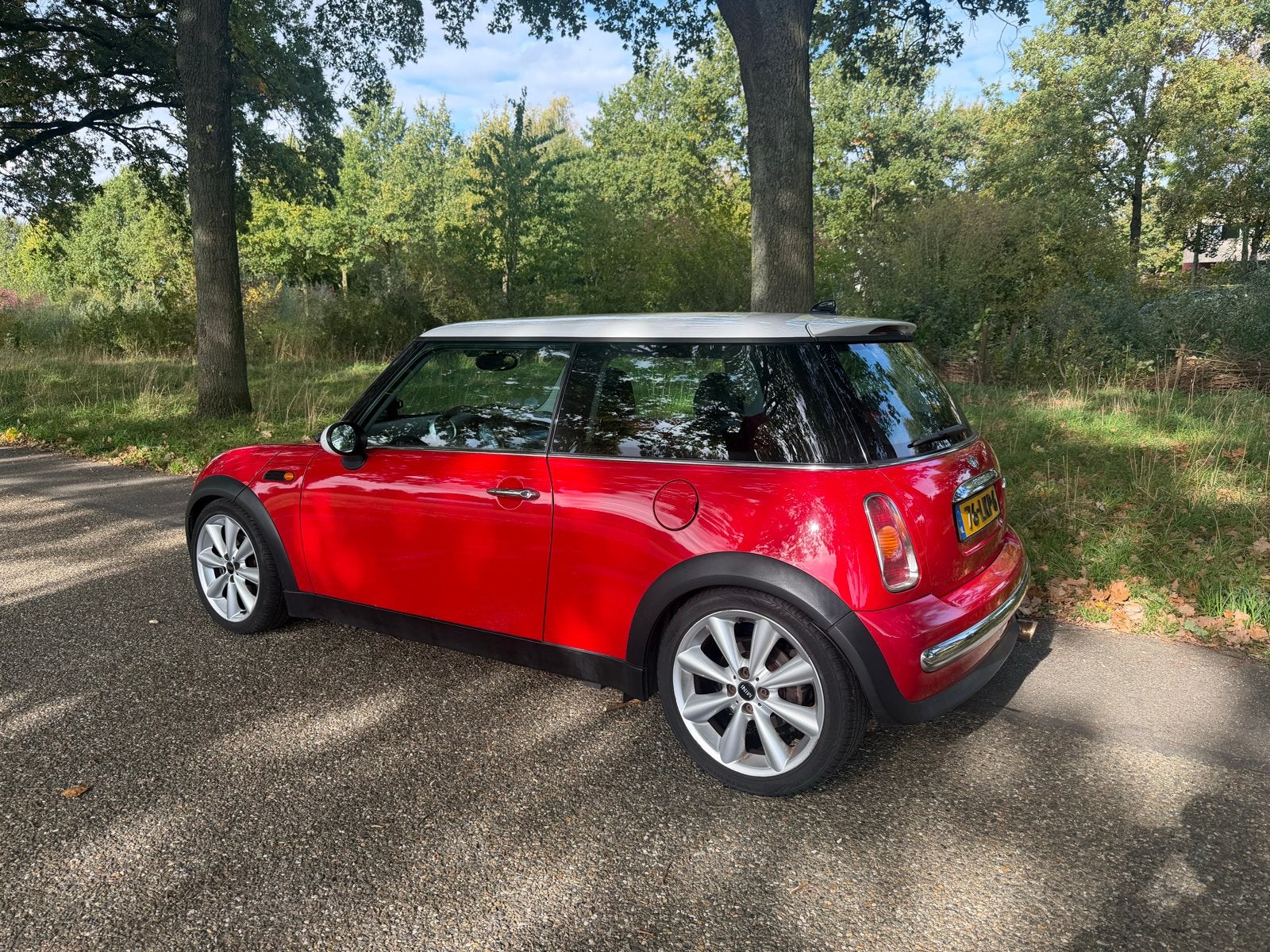 MINI Cooper 1.6 – 116 pk – Wit/Rood – APK 05/2027, Auto's, 4 stoelen, Wit, 115 pk, Particulier