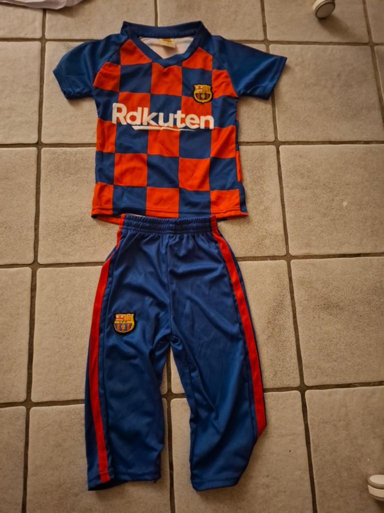 FC Barcelona tenue voor kinderen, Kinderen en Baby's, Kinderkleding | Overige, Ophalen of Verzenden, Gebruikt, FC Barcelona, Jongen
