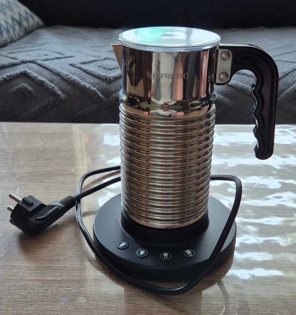 Nespresso model 4192 Melkopschuimer., Ophalen of Verzenden, Zo goed als nieuw, Elektrische melkopschuimer