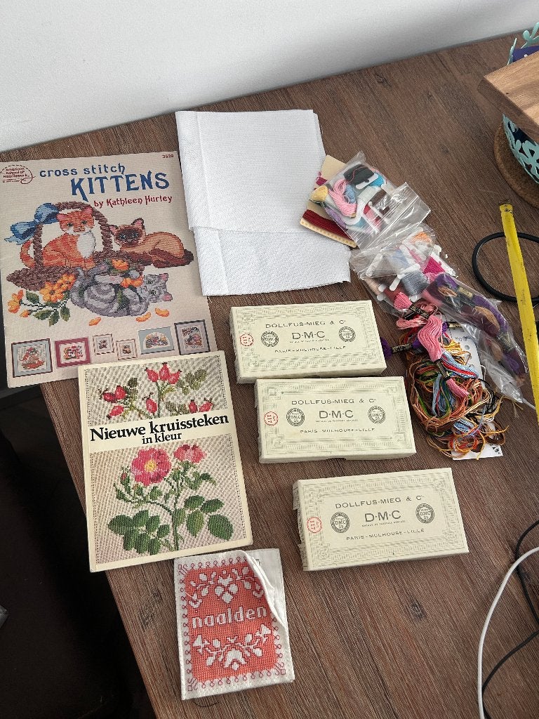 Diverse spullen voor te borduren, Ophalen of Verzenden, Zo goed als nieuw, Handborduren, Borduurgaren of Zijde