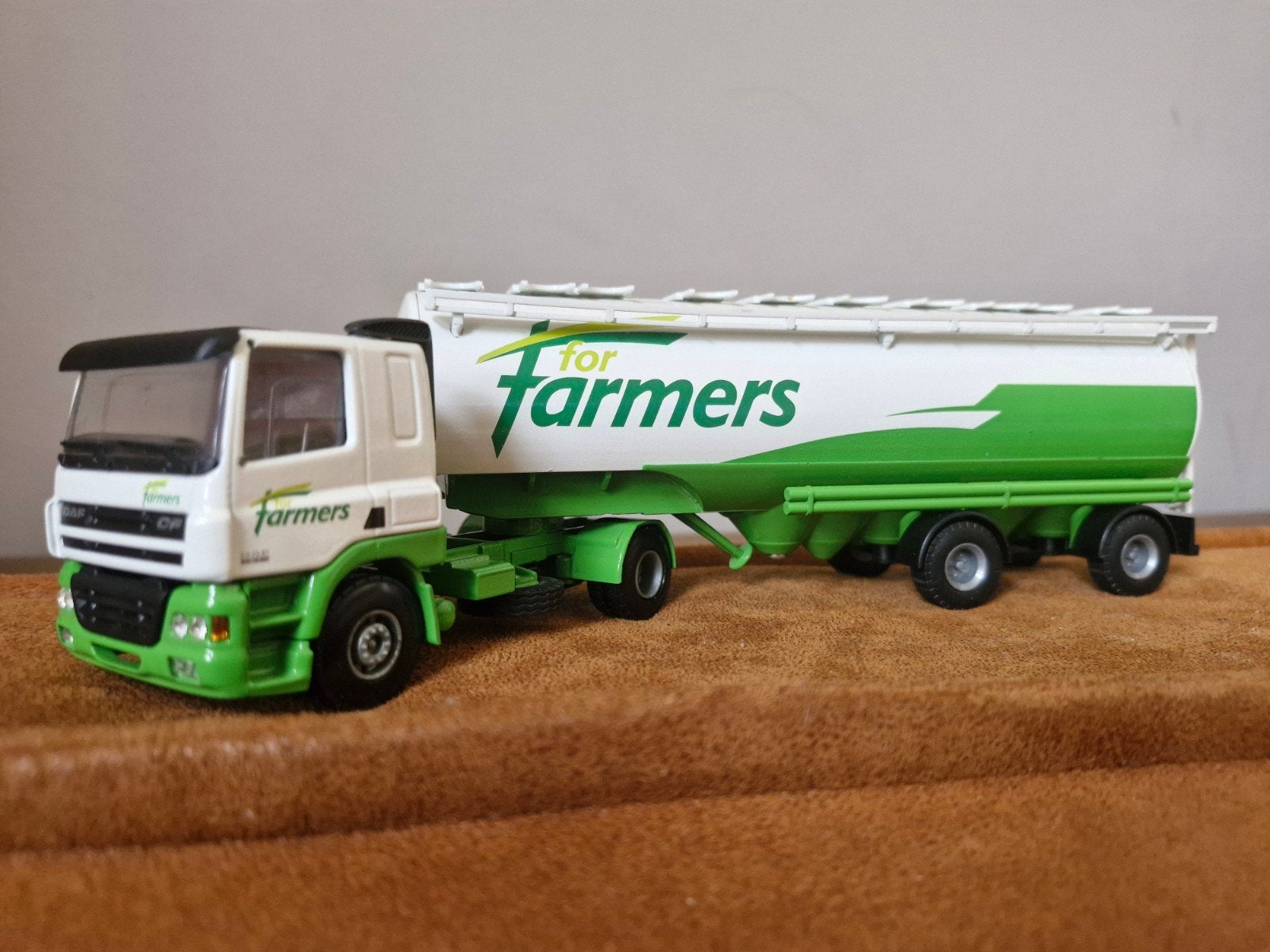 For Farmers DAF Lion Toys 1:50 Welgro bulkoplegger veevoeder, Ophalen of Verzenden