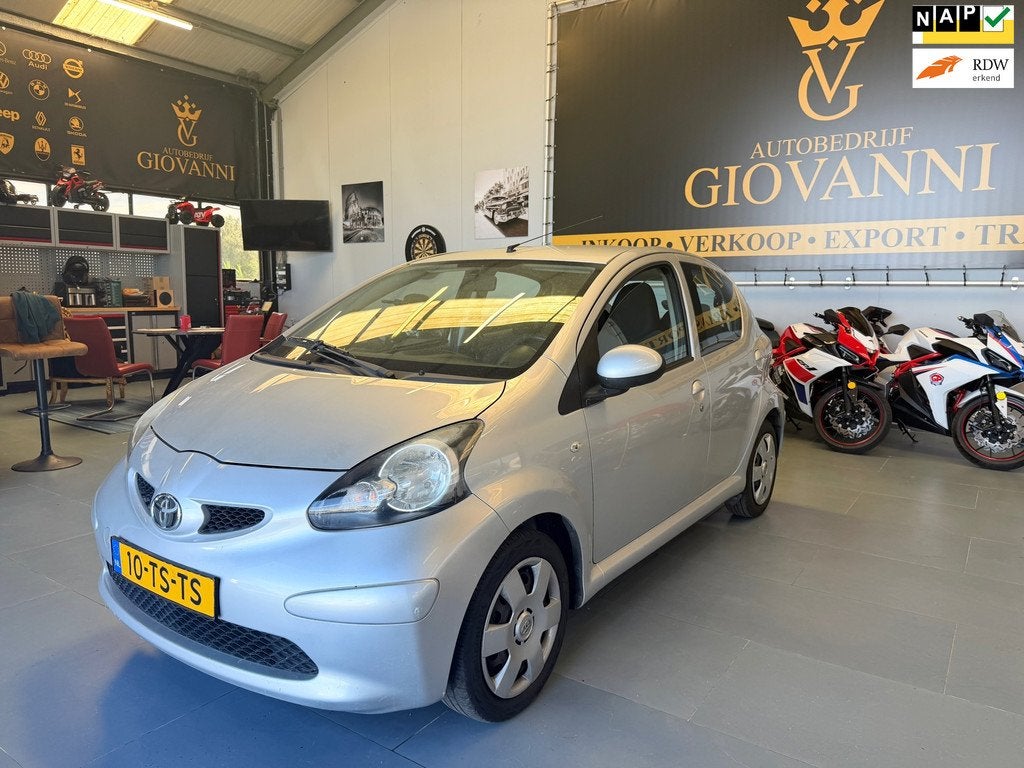Toyota Aygo 1.0-12V + inruil mogelijk, Auto's, Voorwielaandrijving, Gebruikt, 4 stoelen, 68 pk